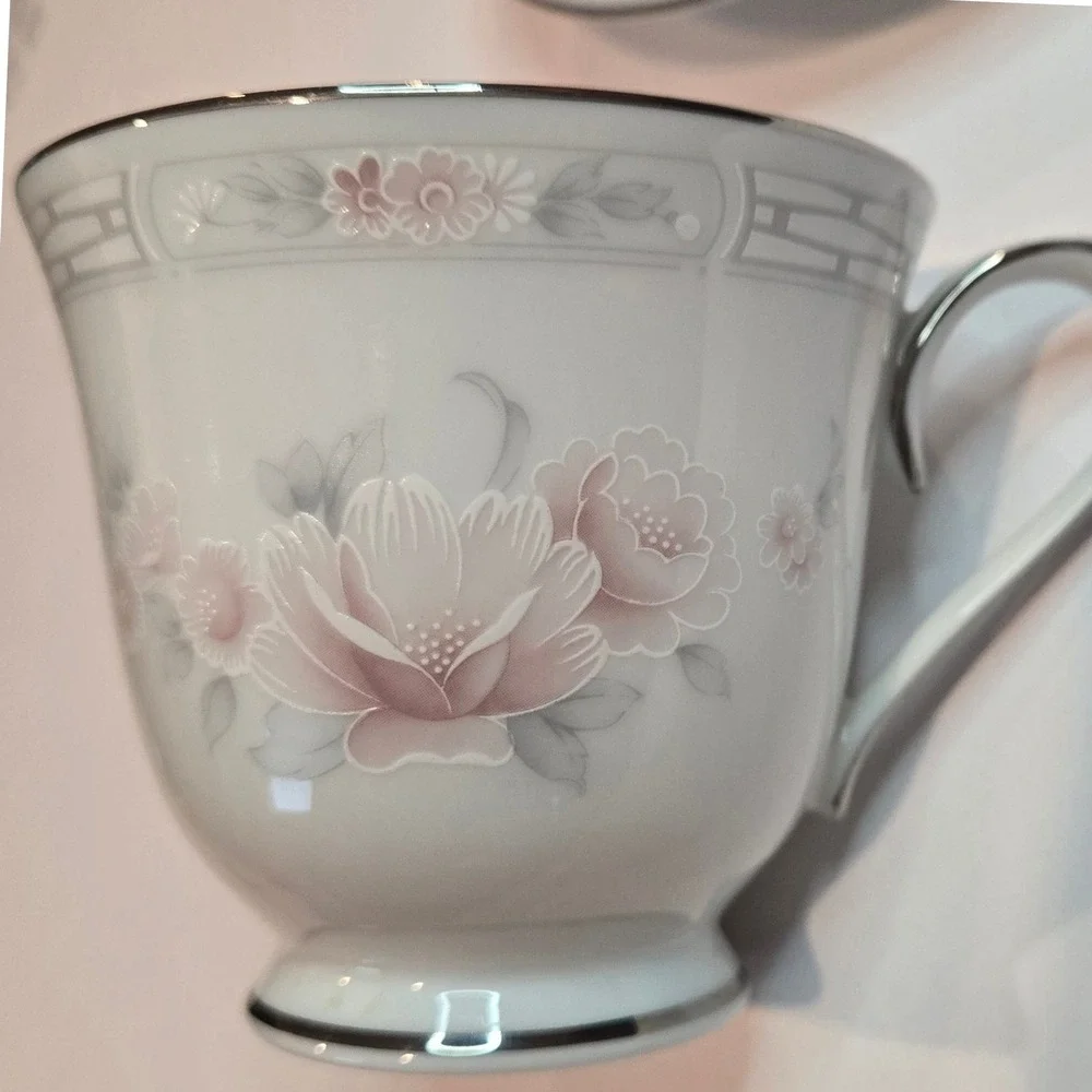 Noritake Carthage 3330 Tea Cup and Saucer Set Floral Platinum Trim Bone China